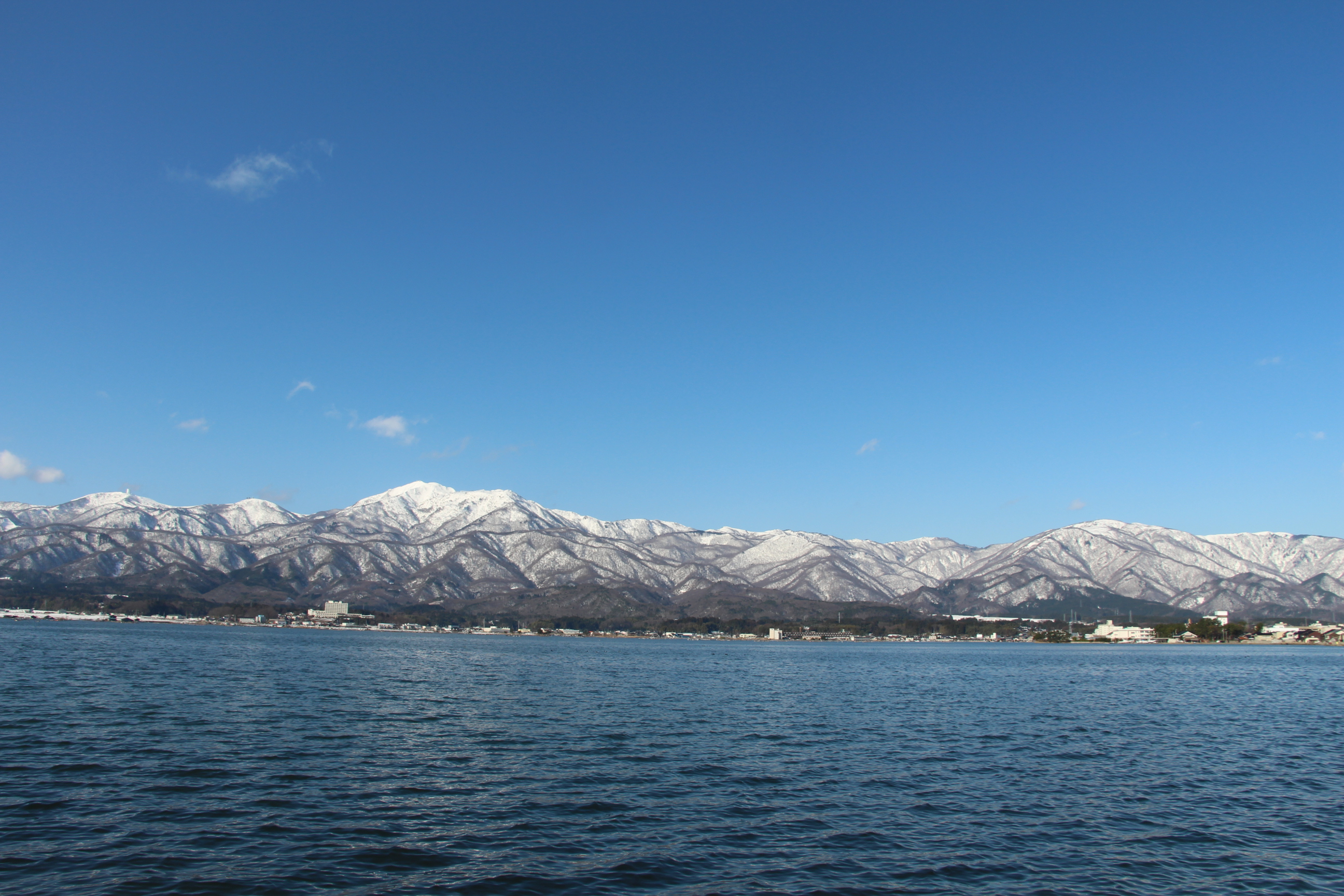 ブログ 佐渡島の山の状況 佐渡島の花トレッキング 冬景色の大佐渡山脈