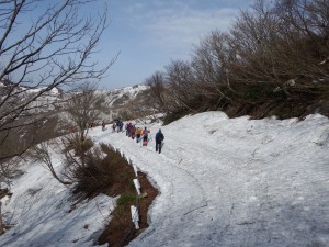 滑りやすいので注意してください。