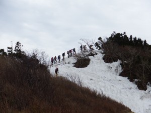 アイゼン装着をお勧めします。